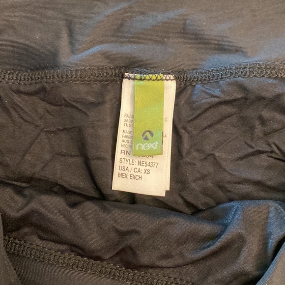 BUNDLE! 2 Swim Tops,1 Pair of Shorts , 2Bras! All size S & XS - Picture 11 of 11